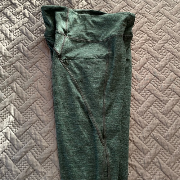 Green pattern leggings - Picture 3 of 3
